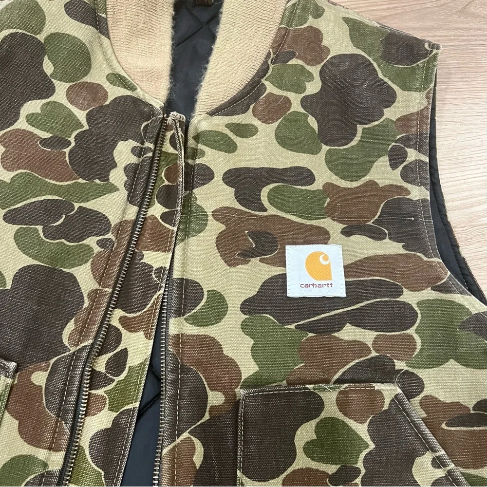 VINTAGE Men’s Carhartt Camo Vest - Picture 3 of 5
